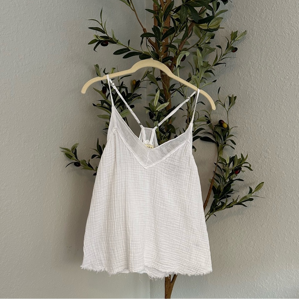 🌟 $10 or Less + BOGO on Sale Items! 🌟 Women’s Boutique White Adjustable Tank
